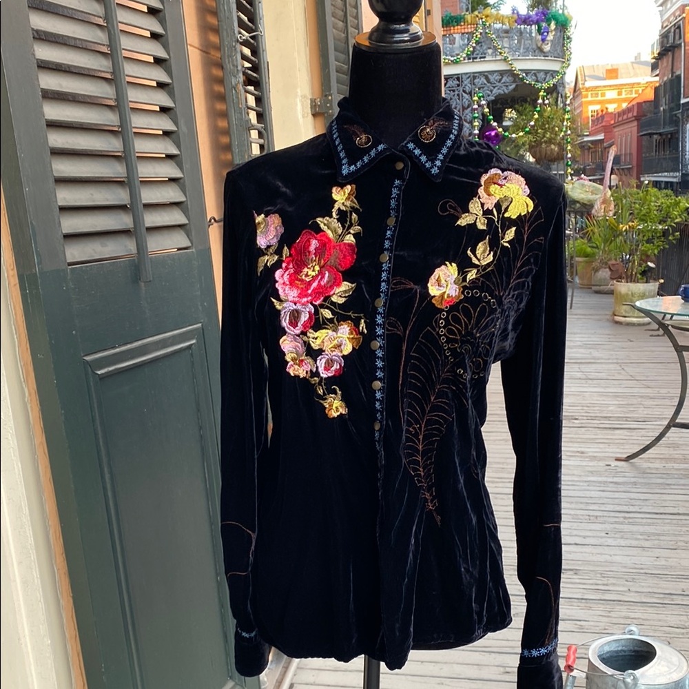 Floral Embroidered Velvet Top